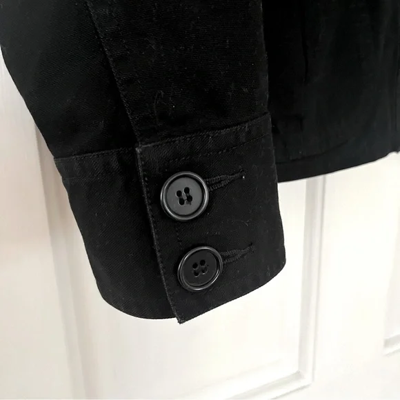 Jones New York Black Lightweight Jacket. Size Medium. - Picture 9 of 13